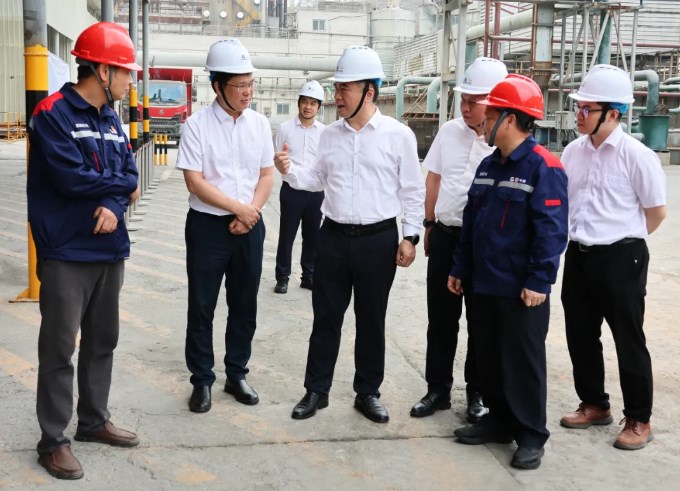 劉勝友到北部灣港集團旗下梧州片區(qū)企業(yè)調(diào)研